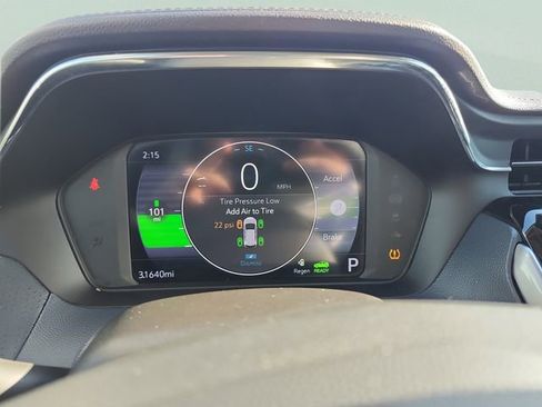 Used 2023 Chevrolet Bolt EUV Premier image 9