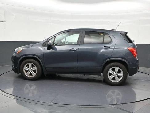Used 2021 Chevrolet Trax LS w/ Tint and Cruise Package FWD image 2