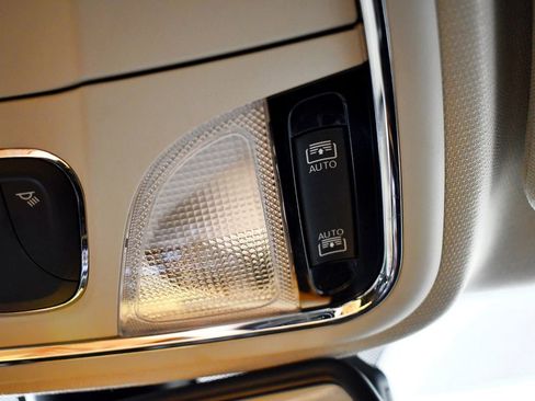 Used 2017 Jeep Cherokee Trailhawk w/ Comfort/Convenience Group image 53