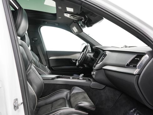 Used 2019 Volvo XC90 T8 R-Design w/ Advanced Package AWD/4WD image 13