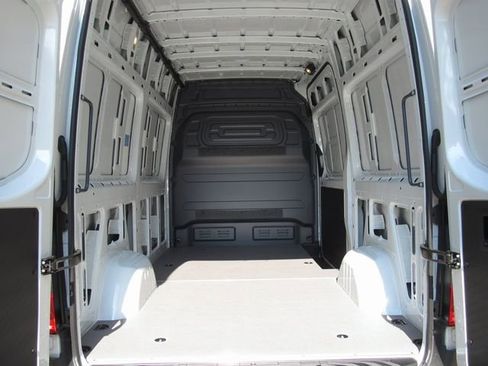 New 2025 Mercedes-Benz Sprinter 2500 image 21