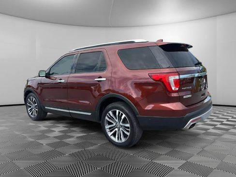 Used 2016 Ford Explorer Platinum AWD/4WD image 3