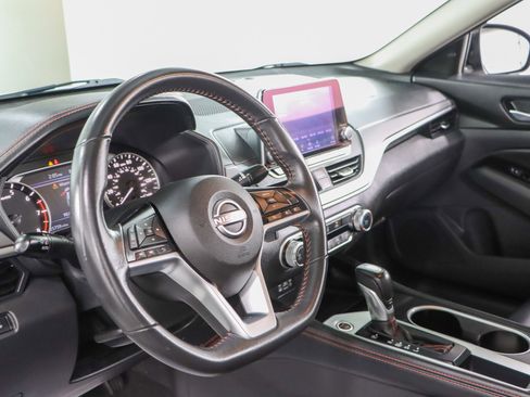 Used 2024 Nissan Altima 2.5 SR image 22