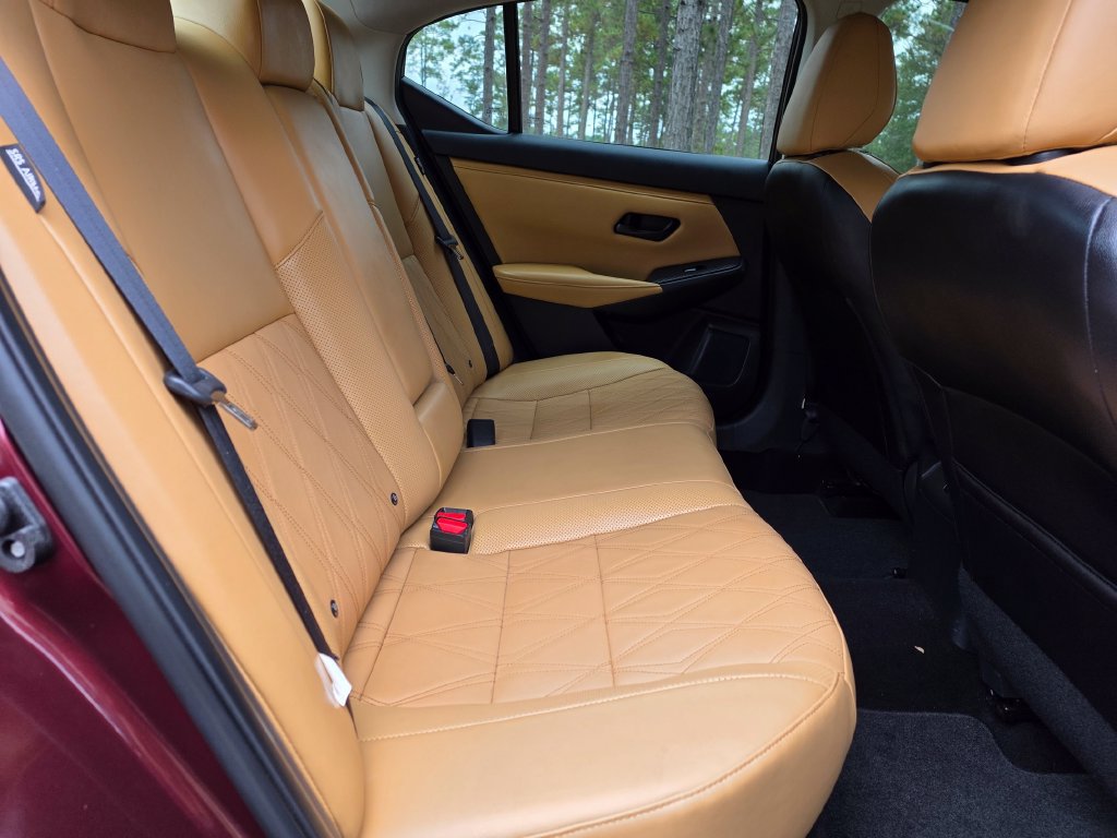 Used 2024 Nissan Sentra SV w/ SV Premium Package FWD image 20