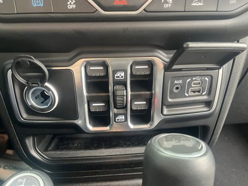 Used 2023 Jeep Wrangler Sahara w/ Cold Weather Group image 24