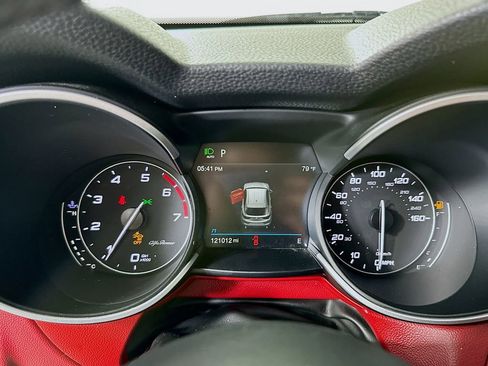 Used 2020 Alfa Romeo Stelvio Sport w/ Quick Order Package 22K Sport RWD image 12