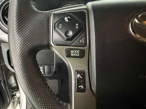 Used 2023 Toyota Tacoma TRD Off-Road w/ Technology Package AWD/4WD image 10