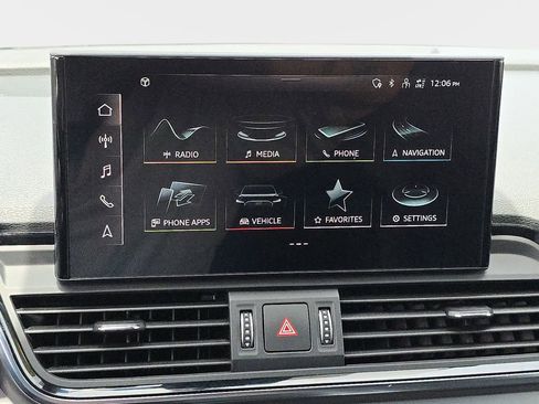 Used 2023 Audi Q5 e Premium Plus w/ Premium Plus Package AWD/4WD image 27