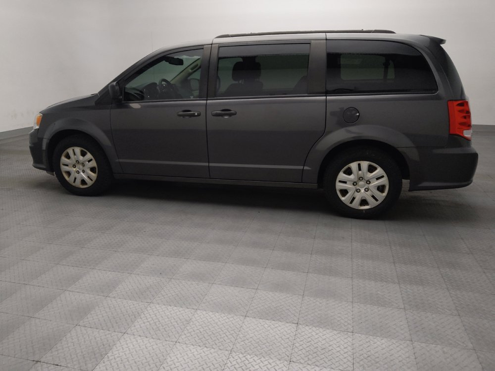 Used 2019 Dodge Grand Caravan SE w/ UConnect Hands-Free Group FWD image 3
