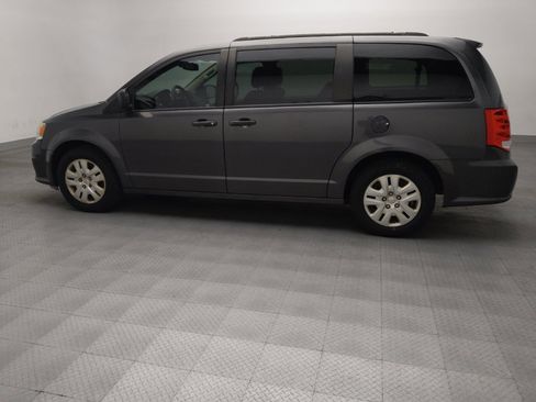Used 2019 Dodge Grand Caravan SE w/ UConnect Hands-Free Group FWD image 3