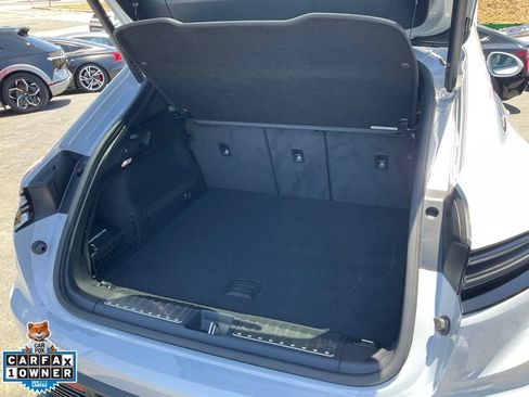 Used 2025 Porsche Macan 4S Electric AWD/4WD image 9