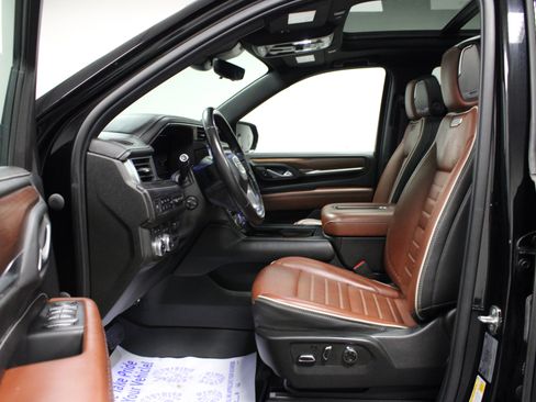 Used 2023 GMC Yukon Denali Ultimate AWD/4WD image 11