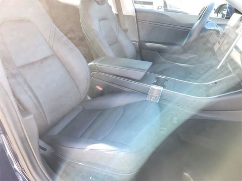 Used 2018 Tesla Model 3 Performance image 18