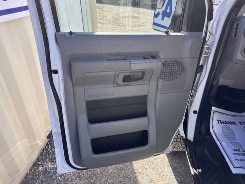 Used 2013 Ford E-150 and Econoline 150 w/ PWR Group image 9