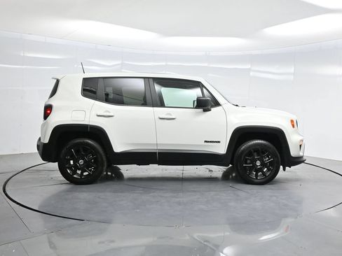 Used 2023 Jeep Renegade Latitude AWD/4WD image 34