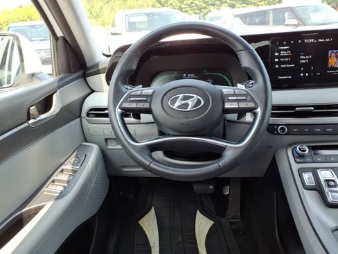 Used 2024 Hyundai Palisade SEL FWD image 17