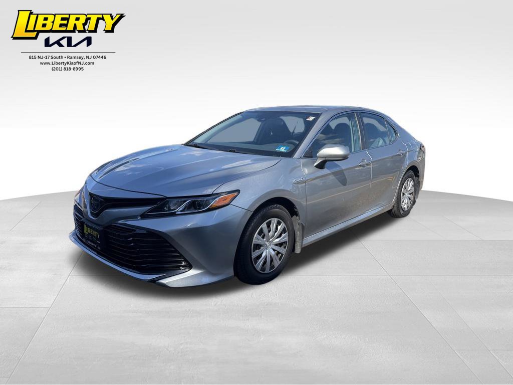 Used 2020 Toyota Camry LE FWD image 3