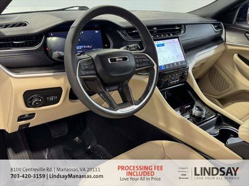 Certified 2025 Jeep Grand Cherokee L Limited w/ Luxury Tech Group II AWD/4WD image 18