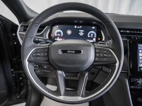 New 2025 Jeep Grand Cherokee 4WD image 27