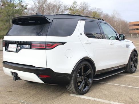 Used 2025 Land Rover Discovery Dynamic SE image 2