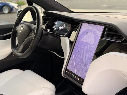 Used 2019 Tesla Model X Long Range AWD/4WD image 18