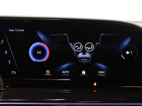 Used 2023 Cadillac Escalade Sport Platinum w/ LPO, ONYX Package image 43