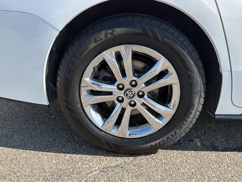 Used 2022 Toyota Sienna XSE w/ XSE Plus Package AWD/4WD image 6