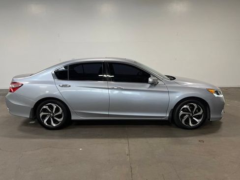 Used 2016 Honda Accord EX-L image 2