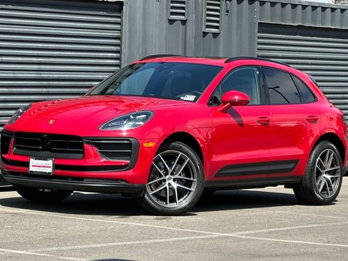 Certified 2024 Porsche Macan AWD/4WD image 1