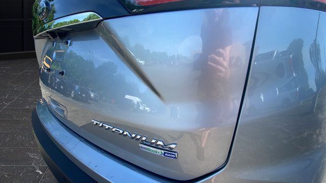 Used 2020 Ford Edge Titanium AWD/4WD image 30