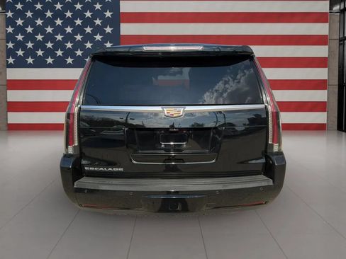 Used 2017 Cadillac Escalade AWD Platinum image 6