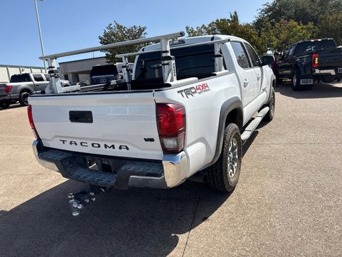 Used 2019 Toyota Tacoma TRD Off-Road AWD/4WD image 7