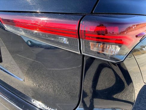 Certified 2024 Toyota Highlander LE image 30