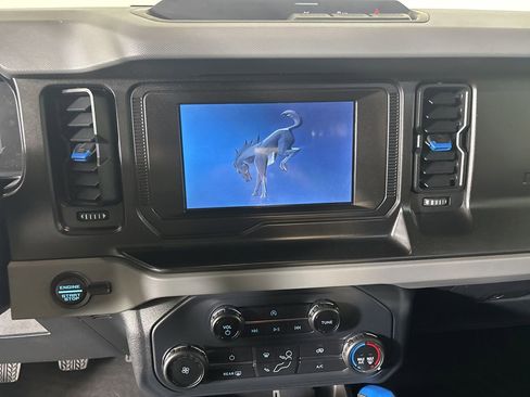 Used 2022 Ford Bronco Black Diamond image 13