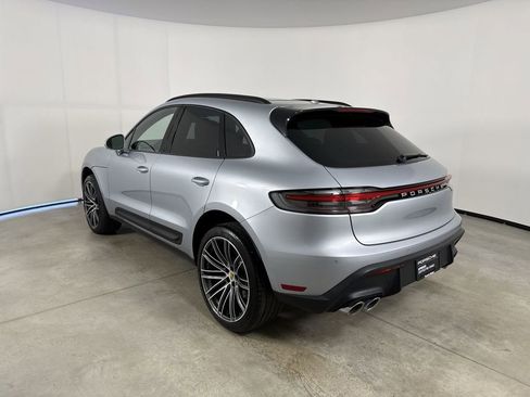 Certified 2026 Porsche Macan AWD/4WD image 3