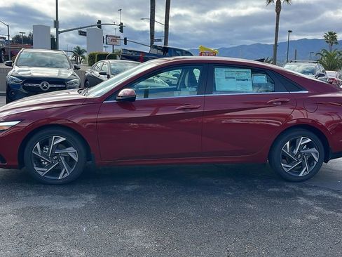 New 2025 Hyundai Elantra Limited image 12