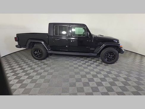 Used 2023 Jeep Gladiator Sport image 35