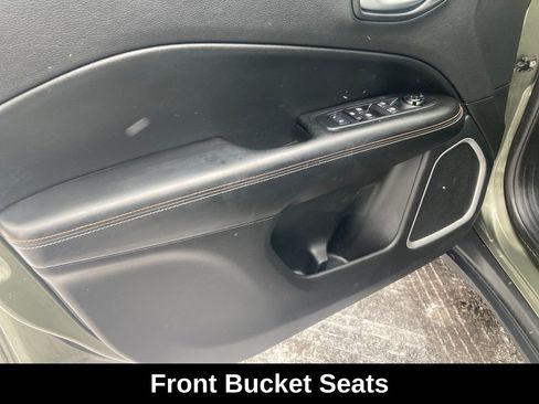 Used 2018 Jeep Compass Latitude image 13