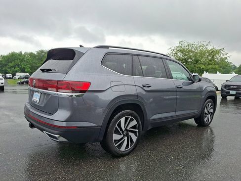 Used 2024 Volkswagen Atlas SE FWD image 6