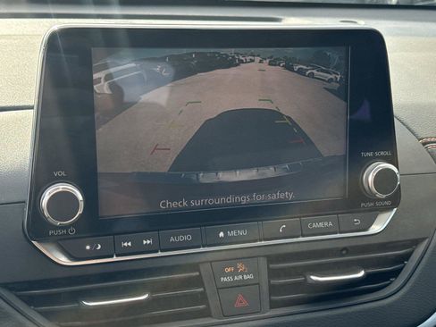 Used 2022 Nissan Altima 2.5 SR FWD image 15