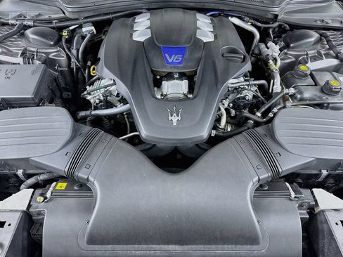 Used 2018 Maserati Ghibli S GranLusso AWD/4WD image 32