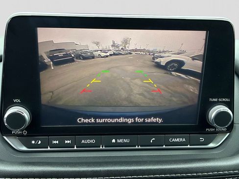 Used 2021 Nissan Rogue S image 31