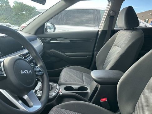 Used 2024 Kia Seltos LX AWD/4WD image 7
