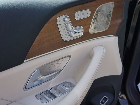 Used 2022 Mercedes-Benz GLS 450 4MATIC image 19