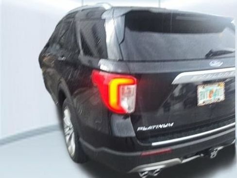 Used 2021 Ford Explorer Platinum w/ Equipment Group 601A AWD/4WD image 8