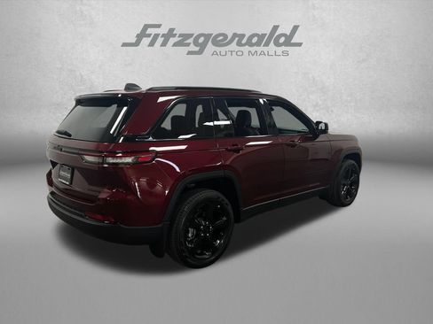 Used 2025 Jeep Grand Cherokee Limited w/ Black Appearance Package RWD image 6