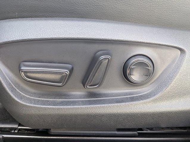 Used 2022 Toyota Camry XSE FWD image 11
