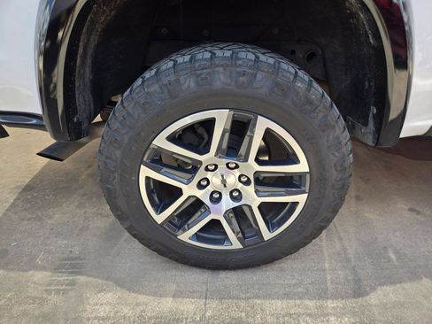 Used 2023 Chevrolet Colorado Z71 AWD/4WD image 10