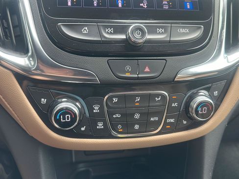 Used 2022 Chevrolet Equinox Premier AWD/4WD image 34