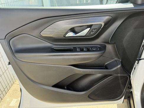 Used 2023 GMC Terrain SLE image 10